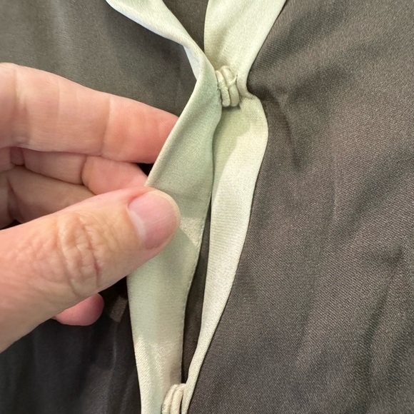 Elie Tahari Contemporary Silk Top Tab Collar / medium - Picture 11 of 13